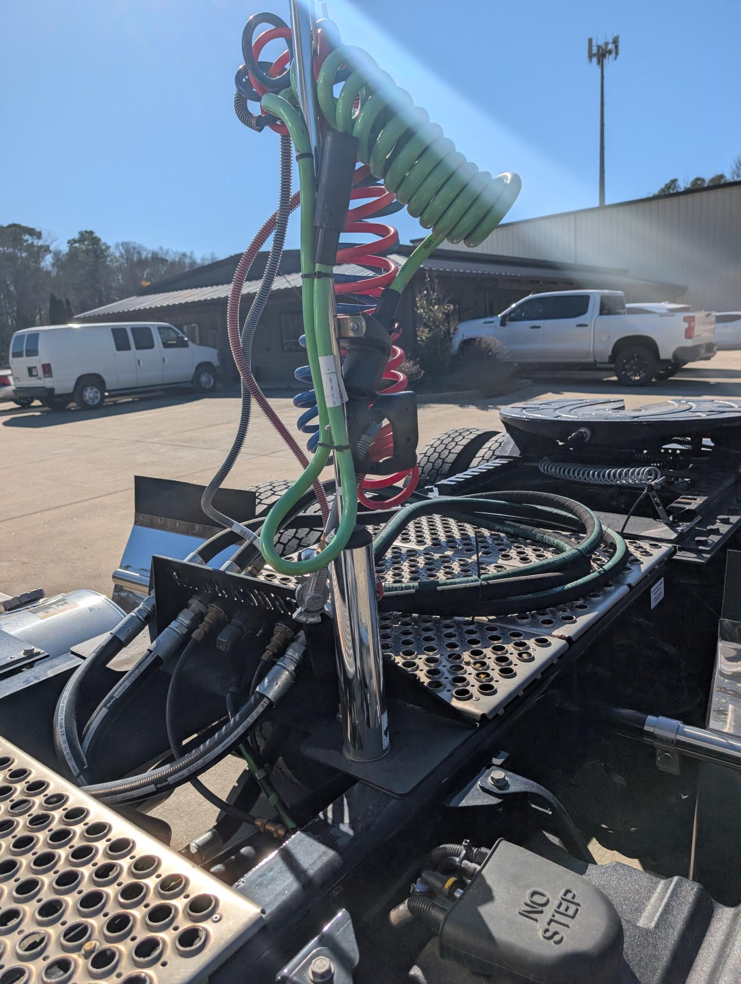 2025 KENWORTH W900 - Image 37