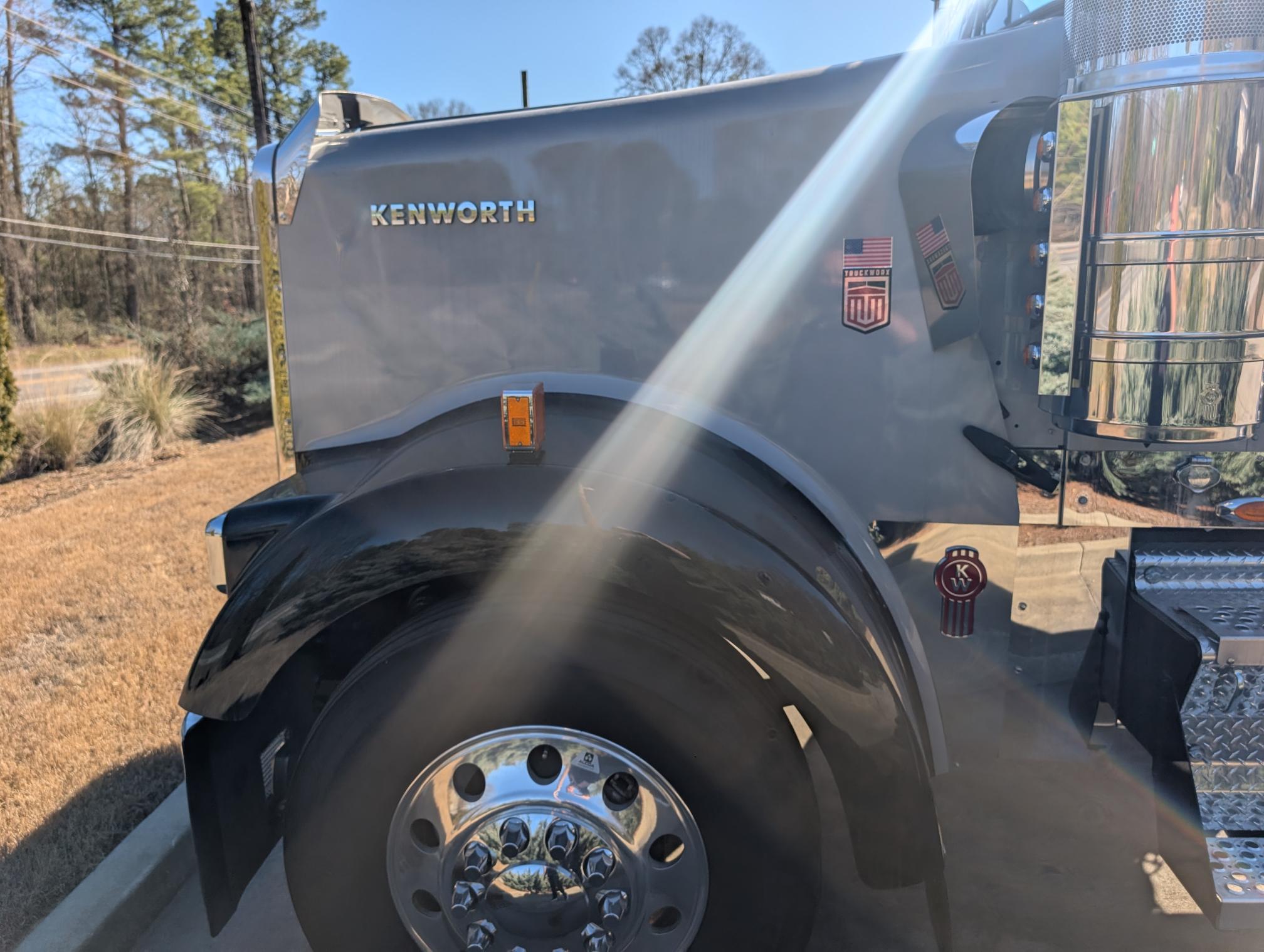 2025 KENWORTH W900 - view 7 of 67