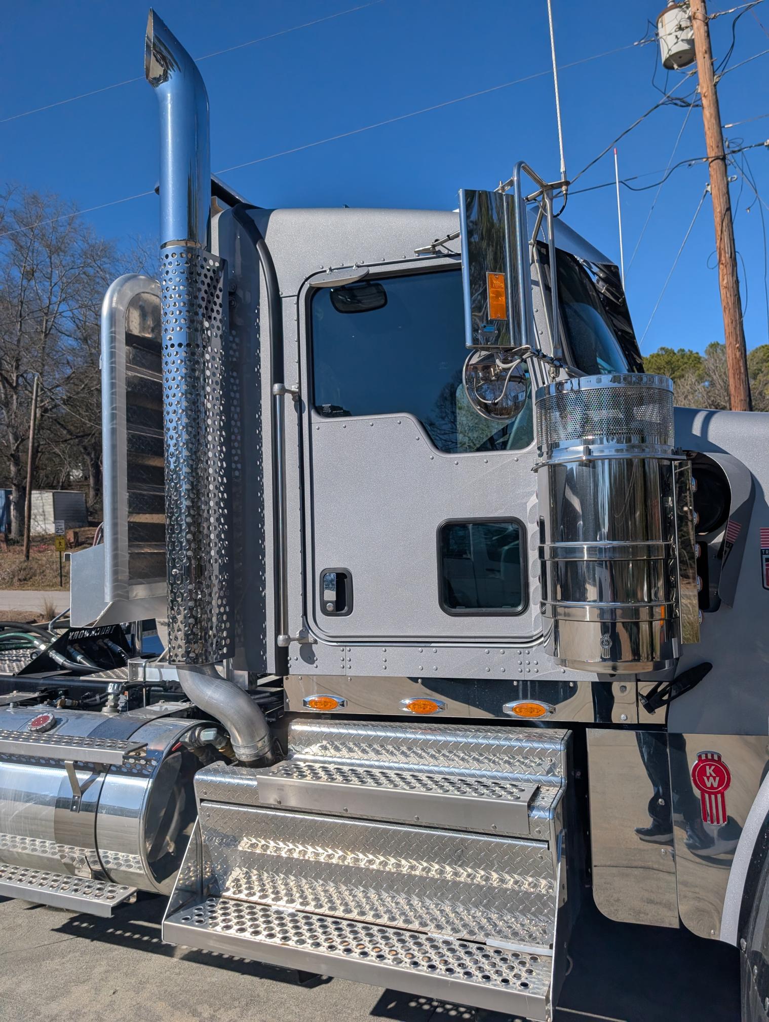 2025 KENWORTH W900 - Image 10