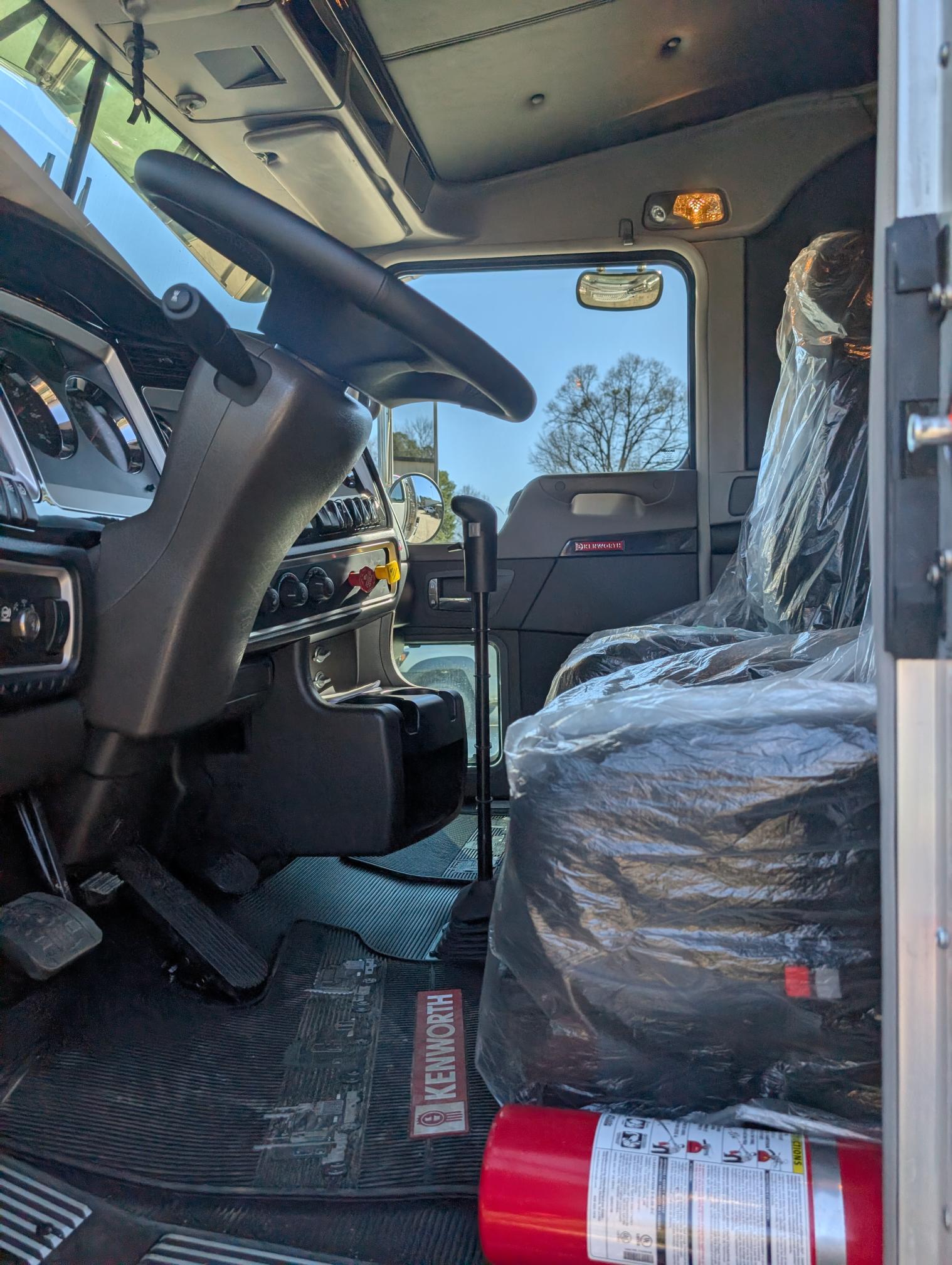 2025 KENWORTH W900 - view 18 of 67