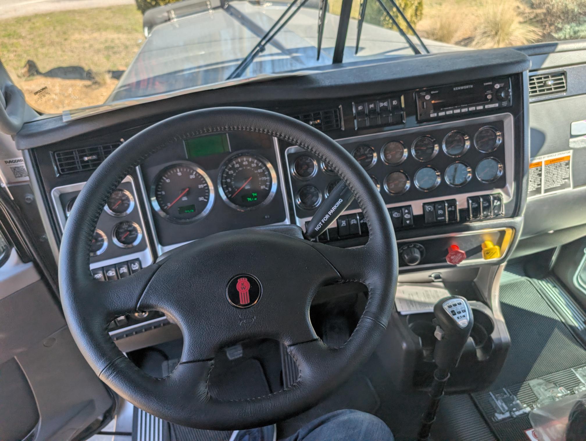 2025 KENWORTH W900 - view 20 of 67