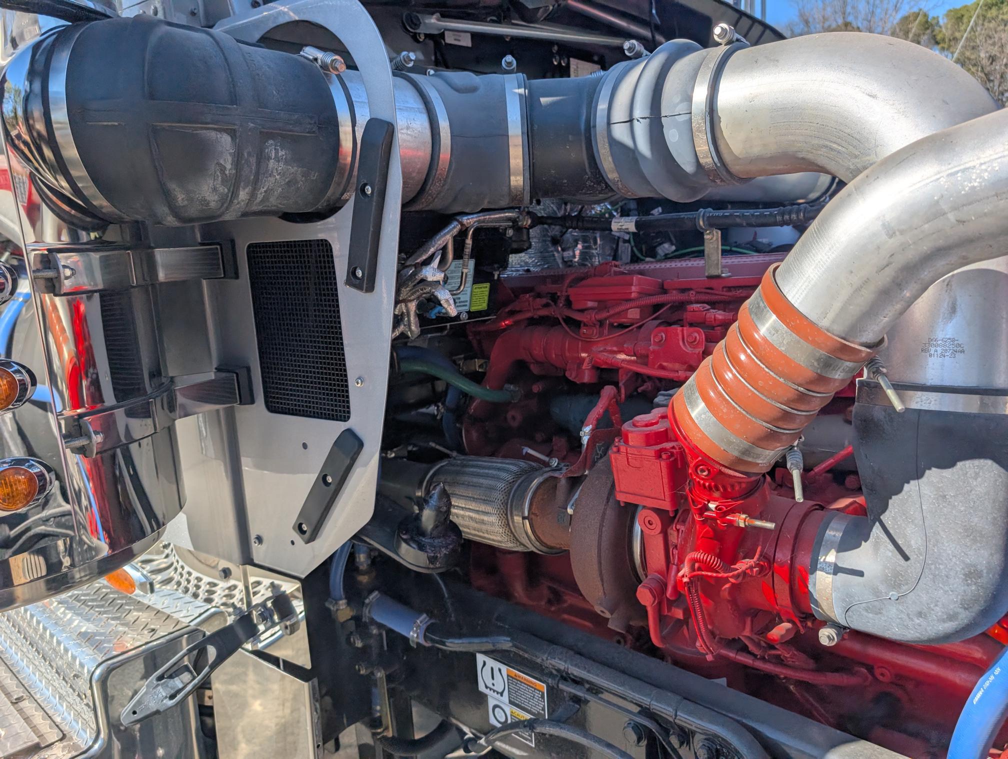 2025 KENWORTH W900 - Image 66