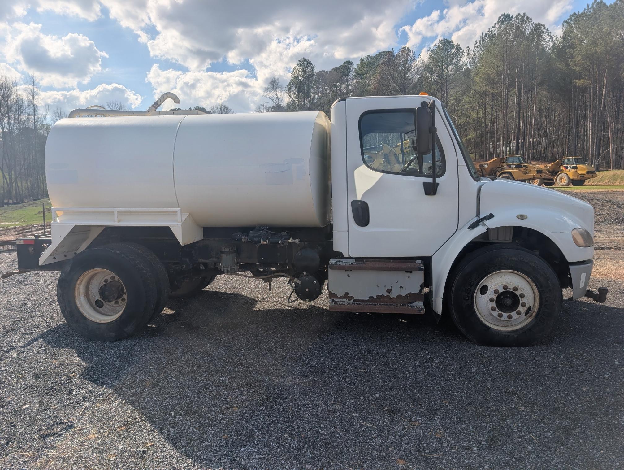 2013 FREIGHTLINER M2 106 - Image 3