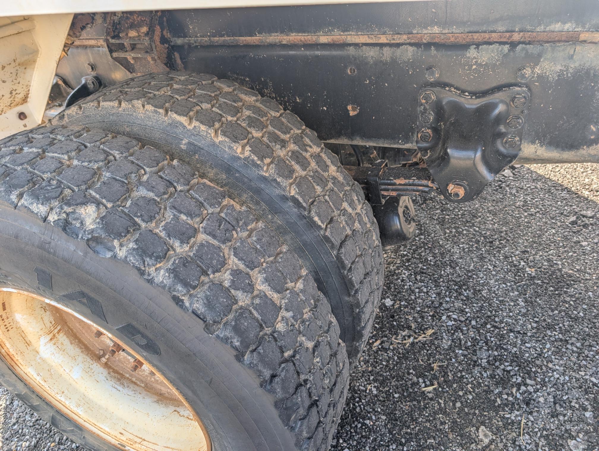 2013 FREIGHTLINER M2 106 - Image 18