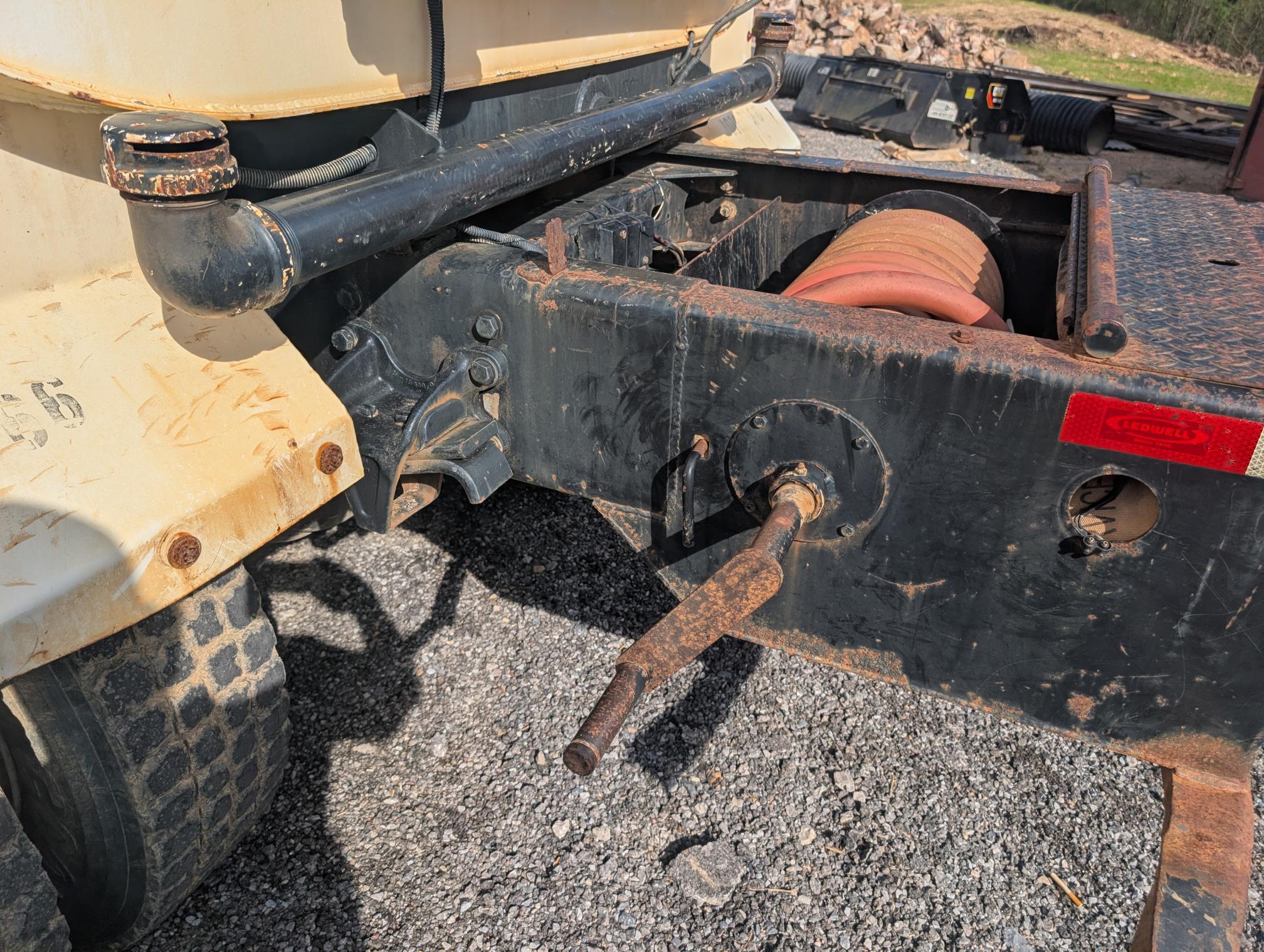 2013 FREIGHTLINER M2 106 - Image 14