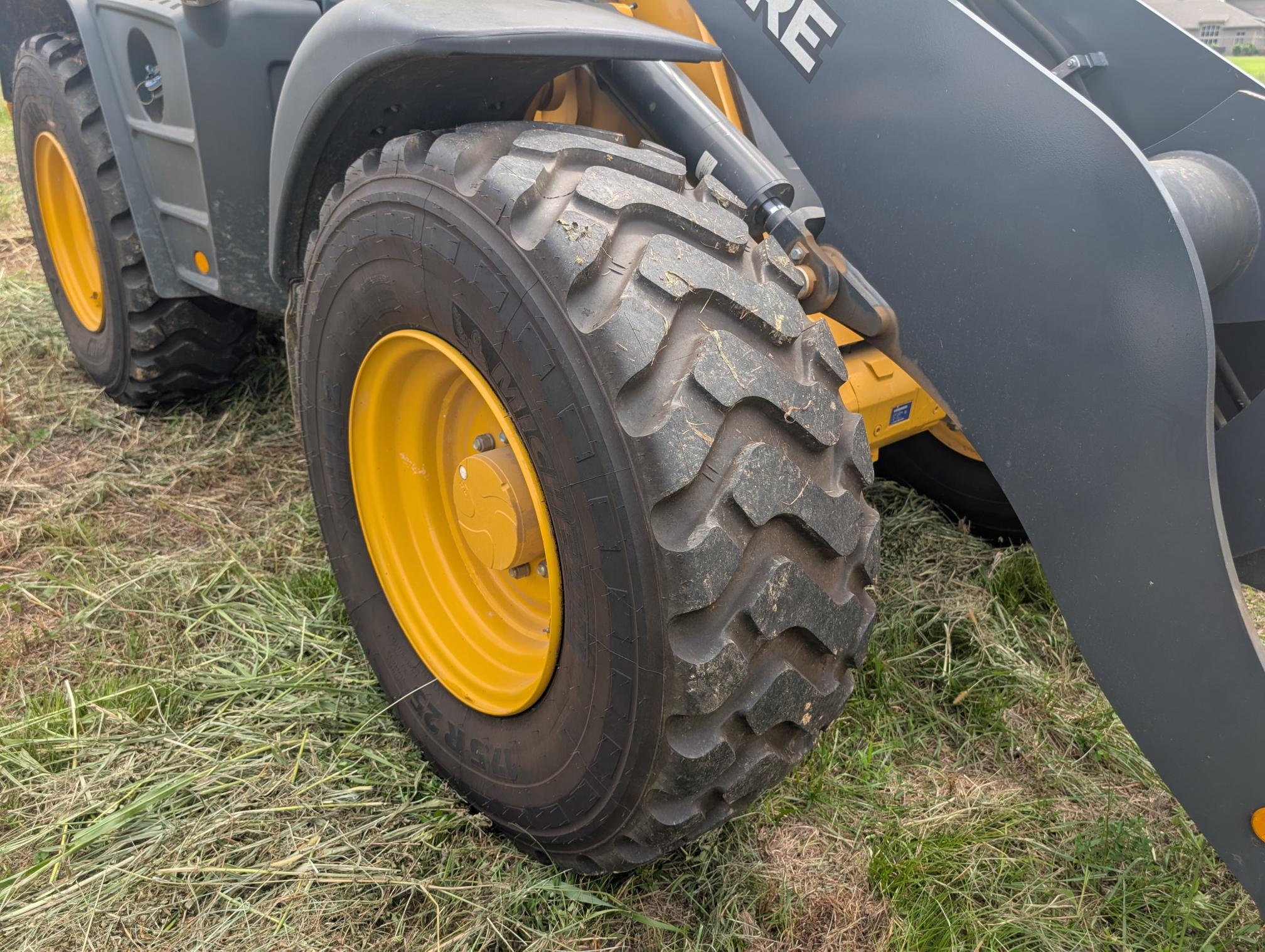 2024 DEERE 344L - Image 16