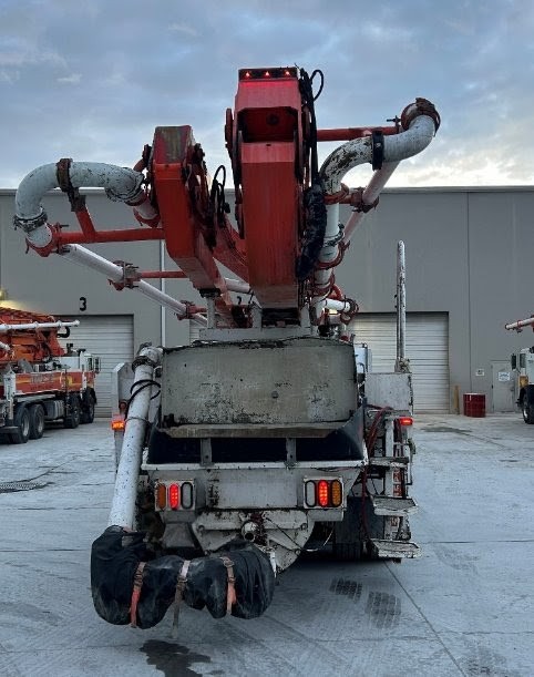 2005 MACK MR688S - view 7 of 7