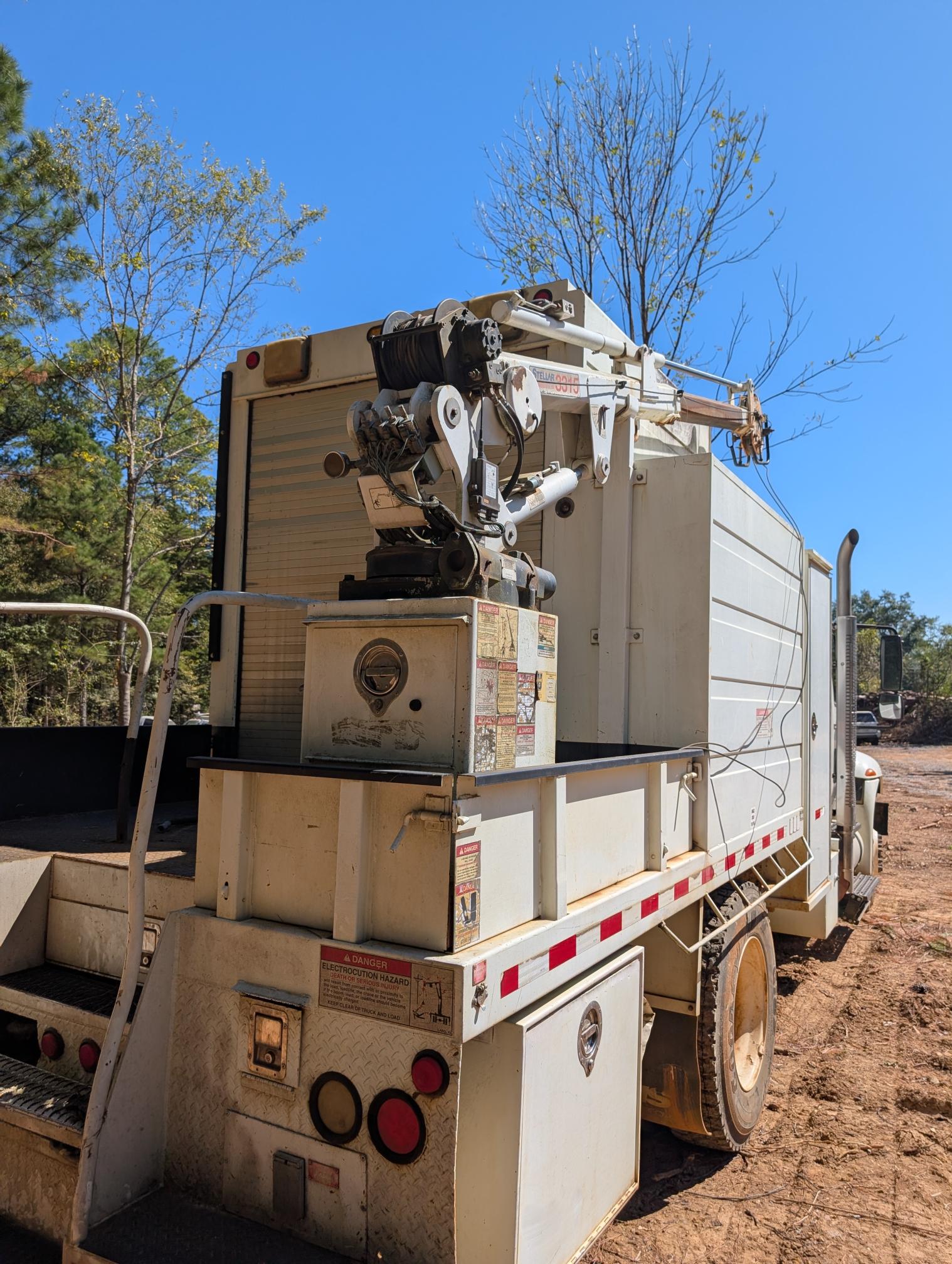 2001 INTERNATIONAL DT466 - view 6 of 28