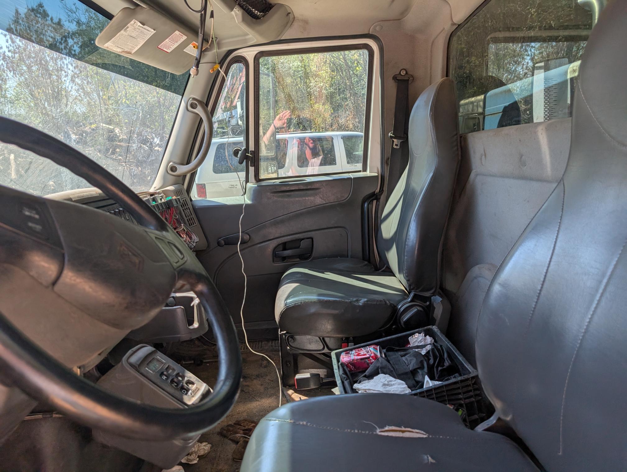 2001 INTERNATIONAL DT466 - Image 12