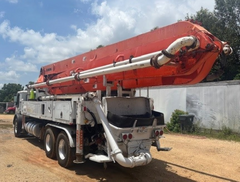 2006 MACK MR688S - Image 2