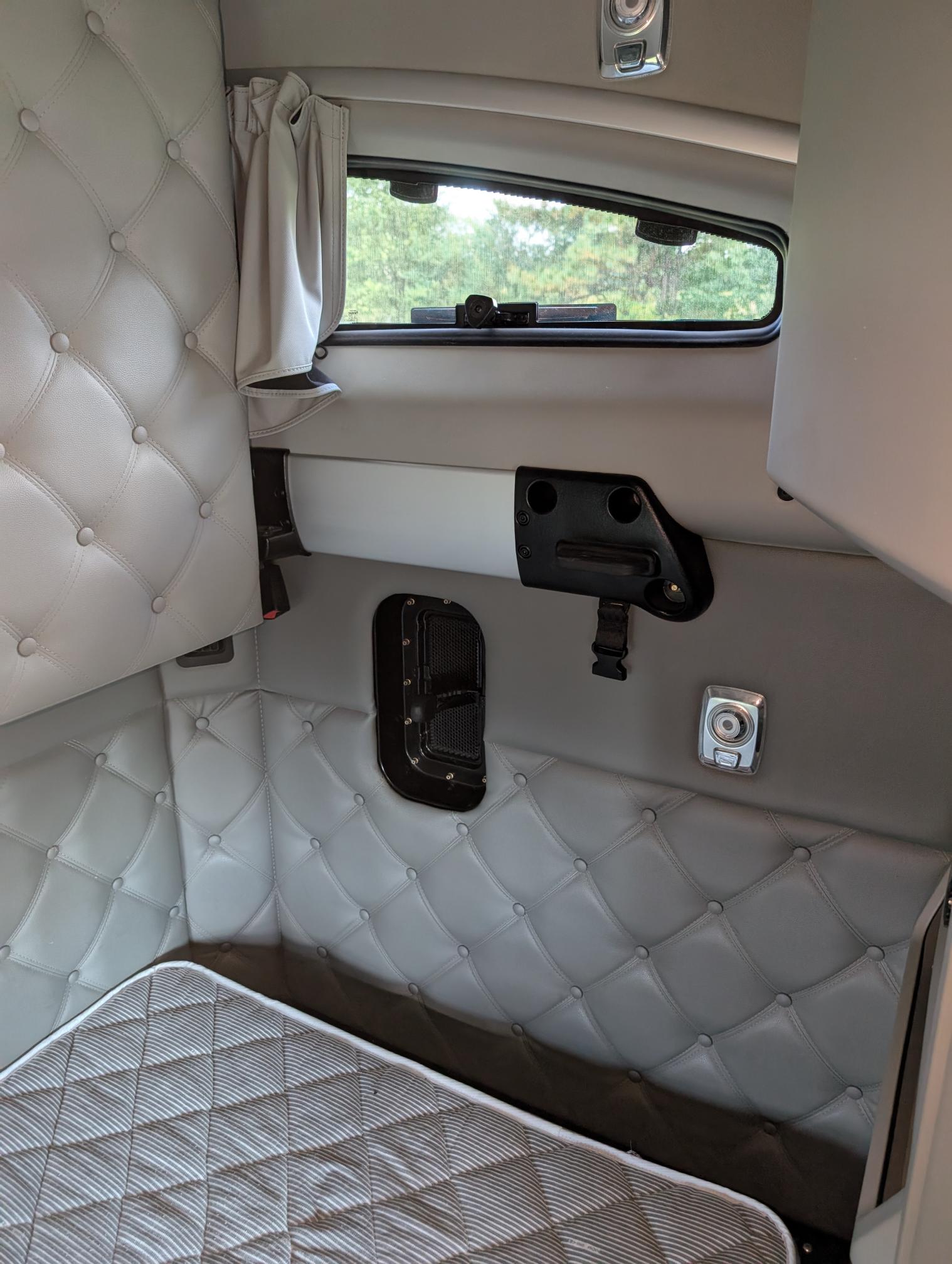 2021 KENWORTH T680 - Image 42