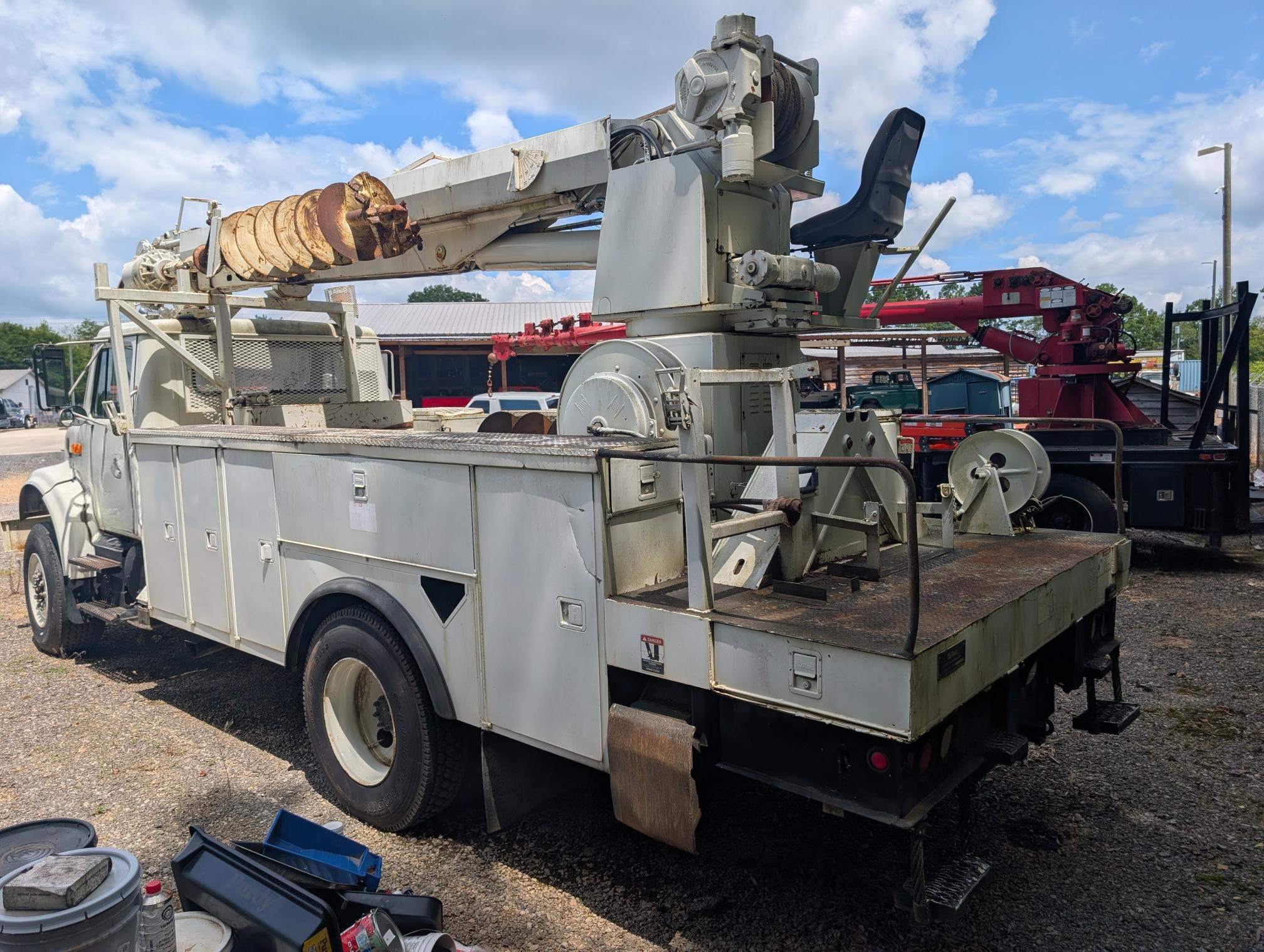 1996 INTERNATIONAL 4800 - Image 8