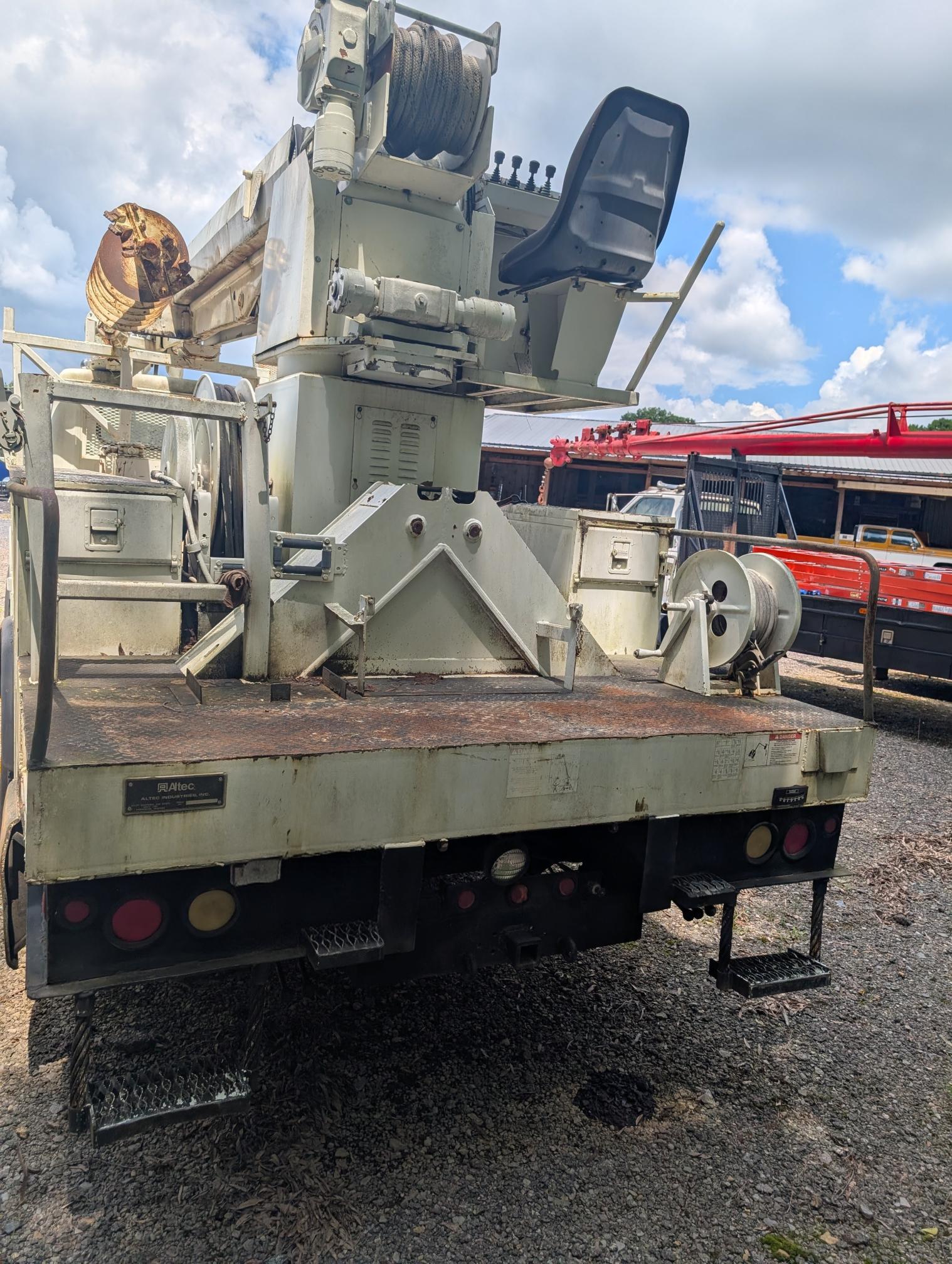 1996 INTERNATIONAL 4800 - view 9 of 57