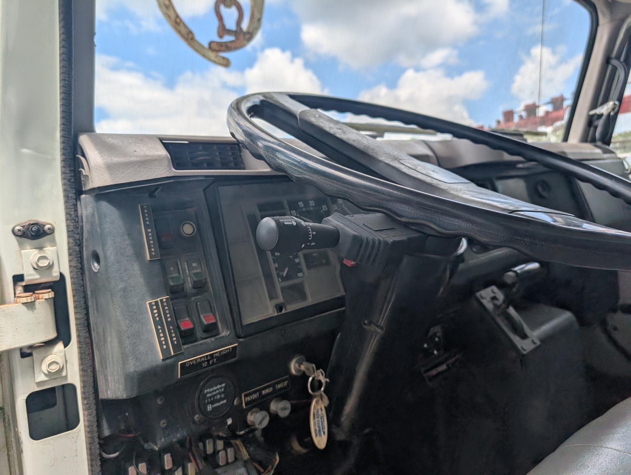 1996 INTERNATIONAL 4800 - view 11 of 57