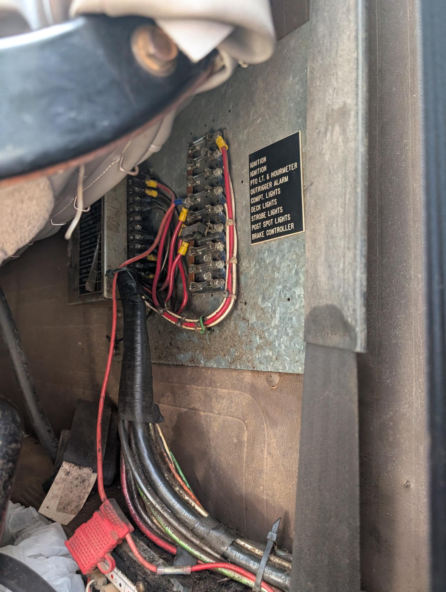 1996 INTERNATIONAL 4800 - Image 43