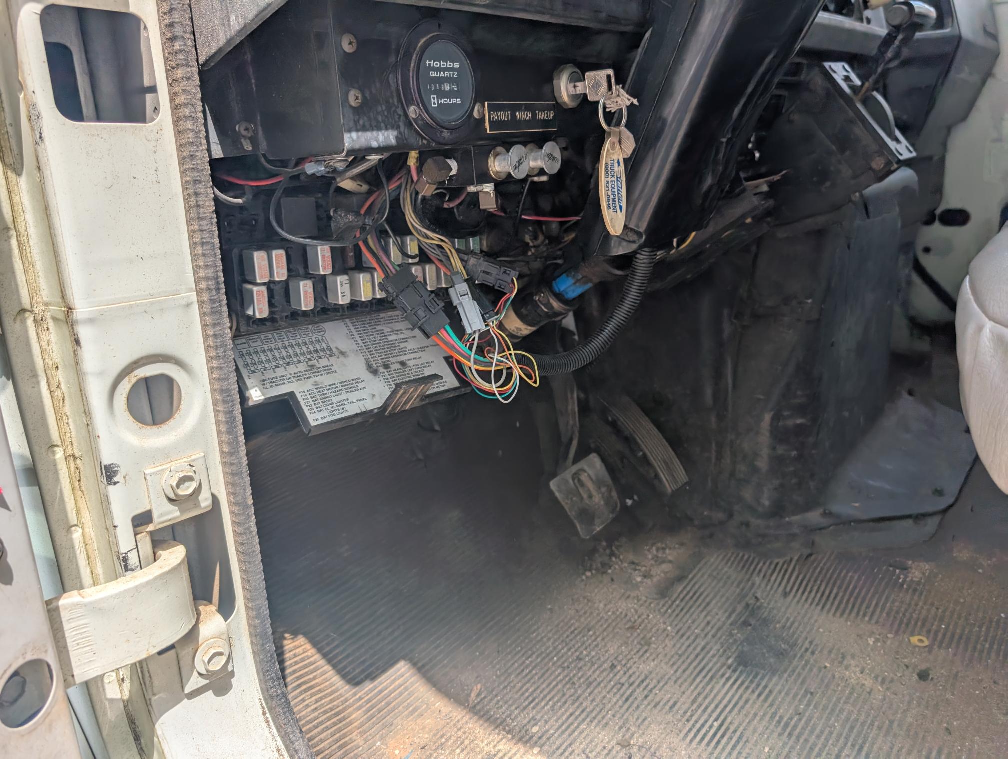 1996 INTERNATIONAL 4800 - Image 31