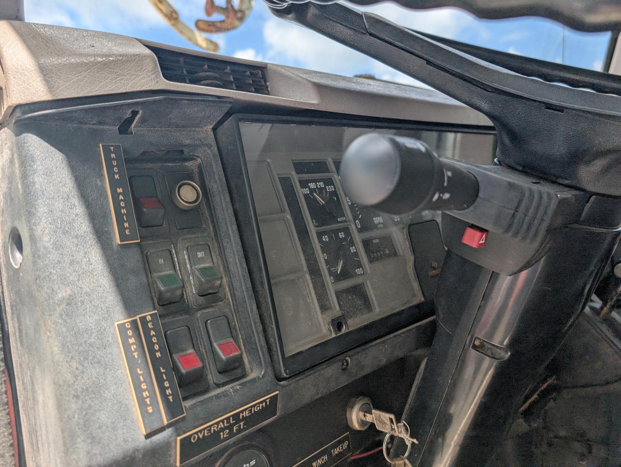 1996 INTERNATIONAL 4800 - view 15 of 57