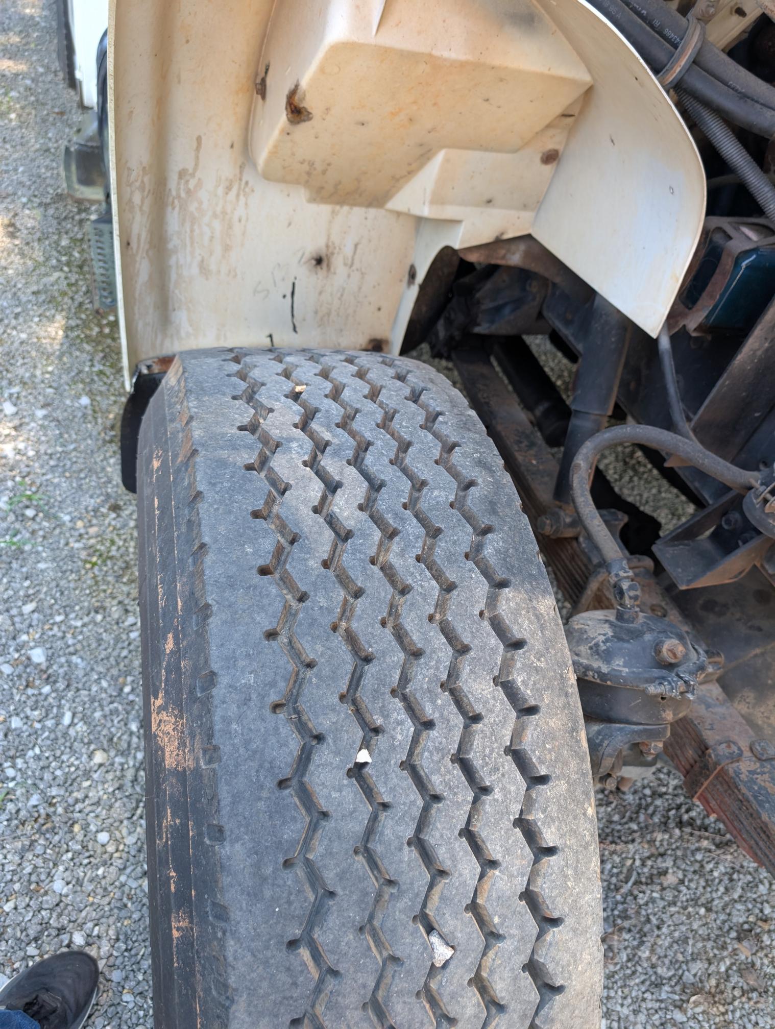 1996 INTERNATIONAL 4800 - Image 24