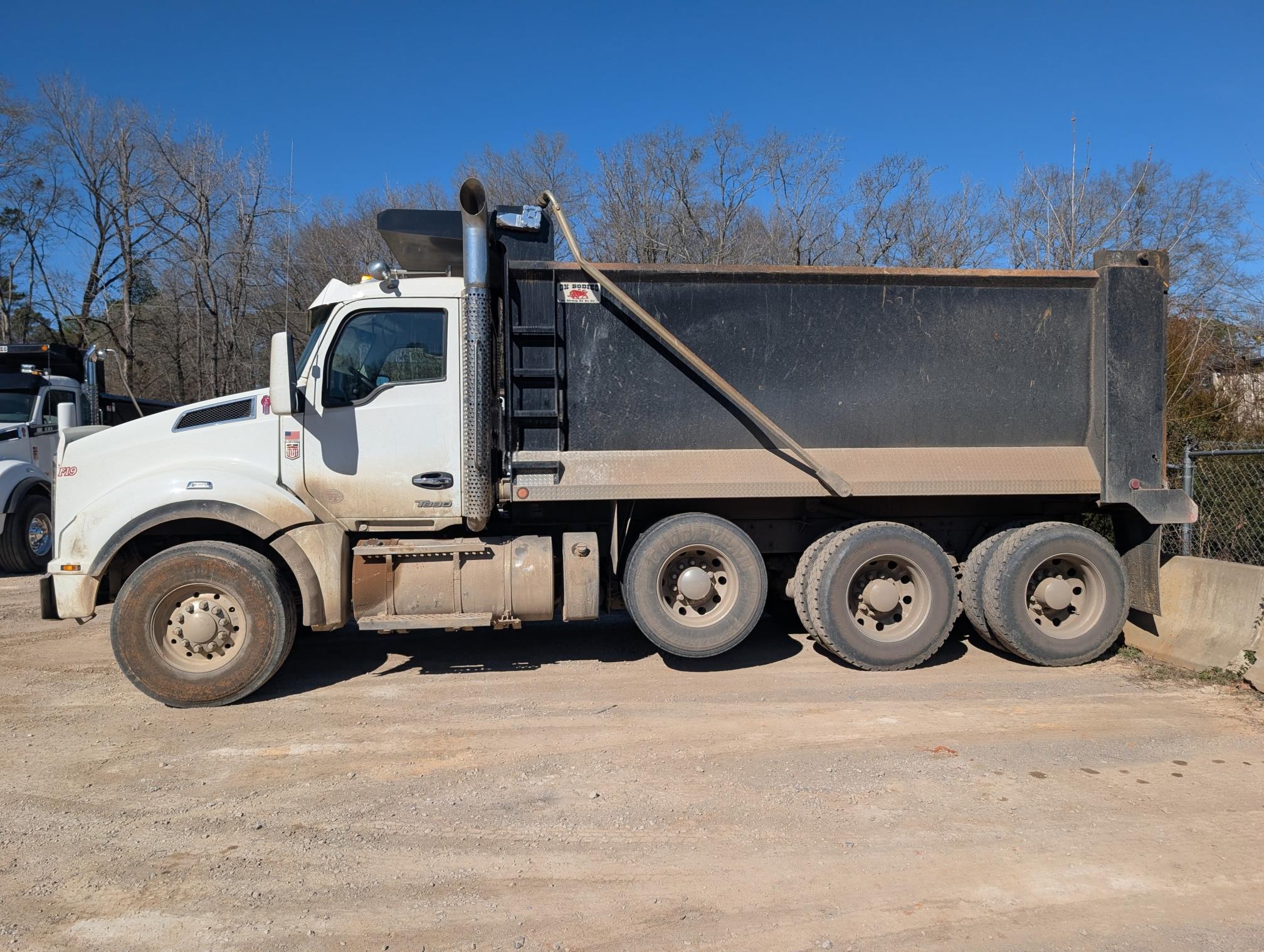 2023 KENWORTH T880 - view 9 of 36