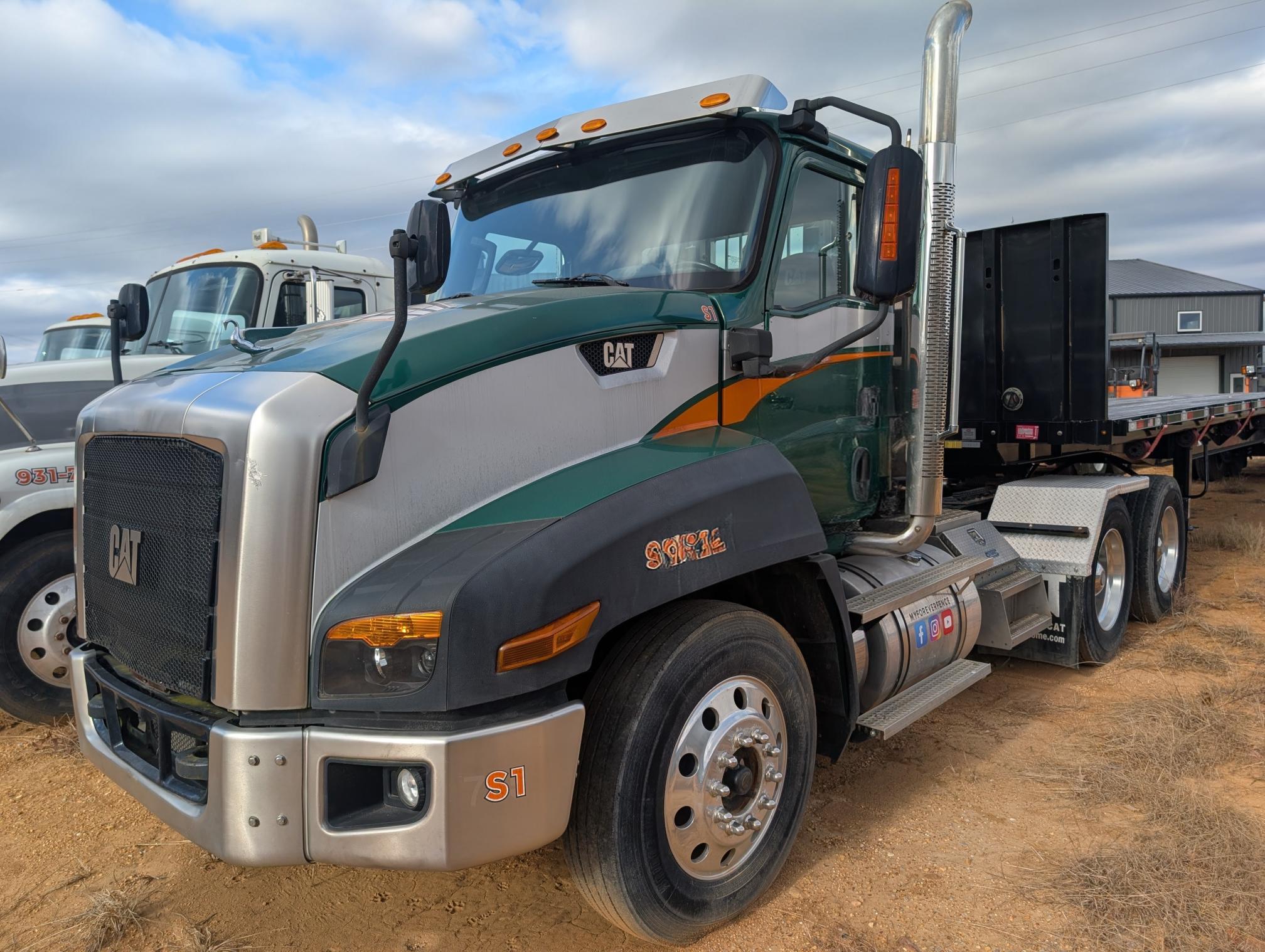 2016 CATERPILLAR CT660S