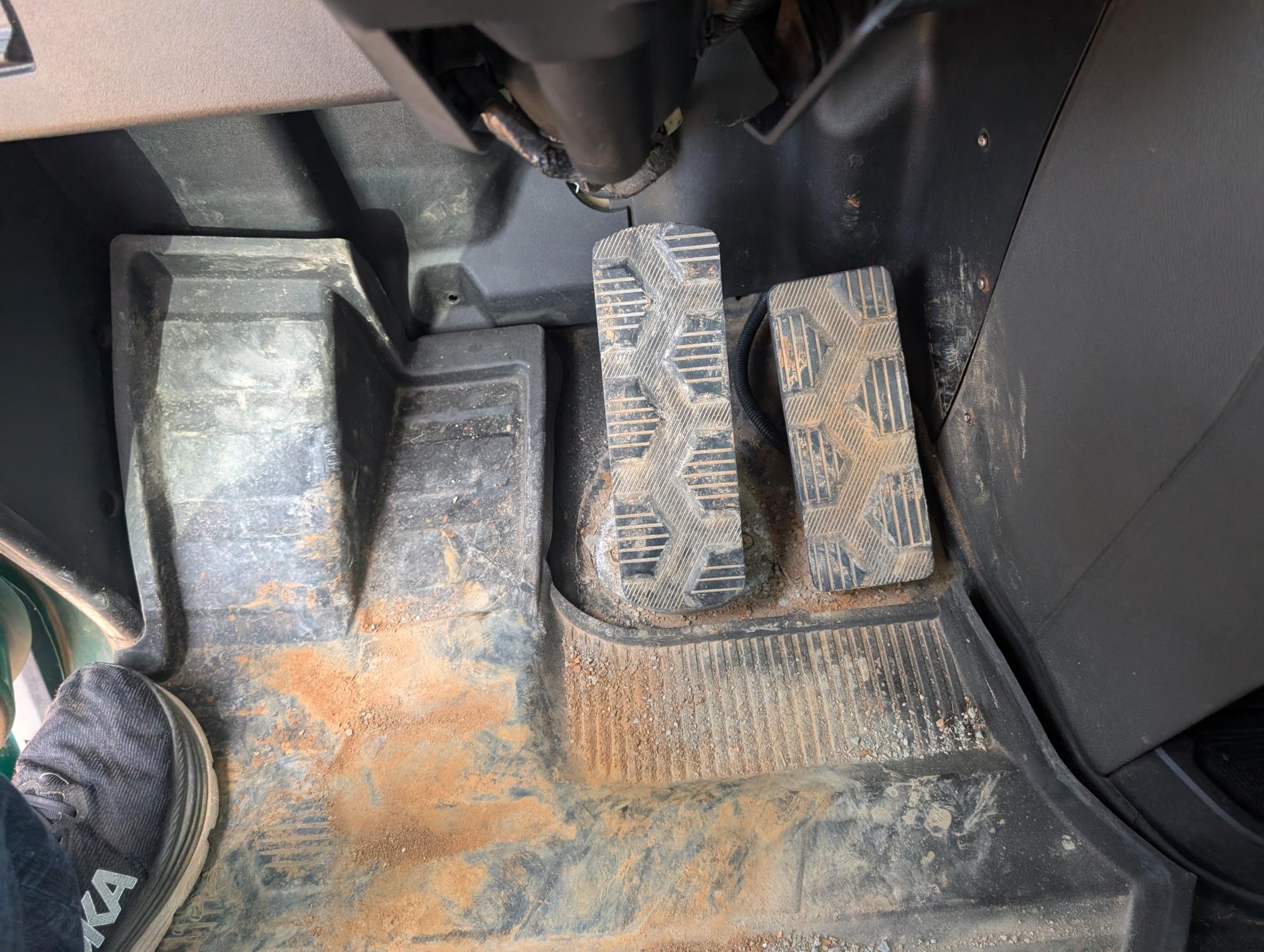 2016 CATERPILLAR CT660S - Image 11