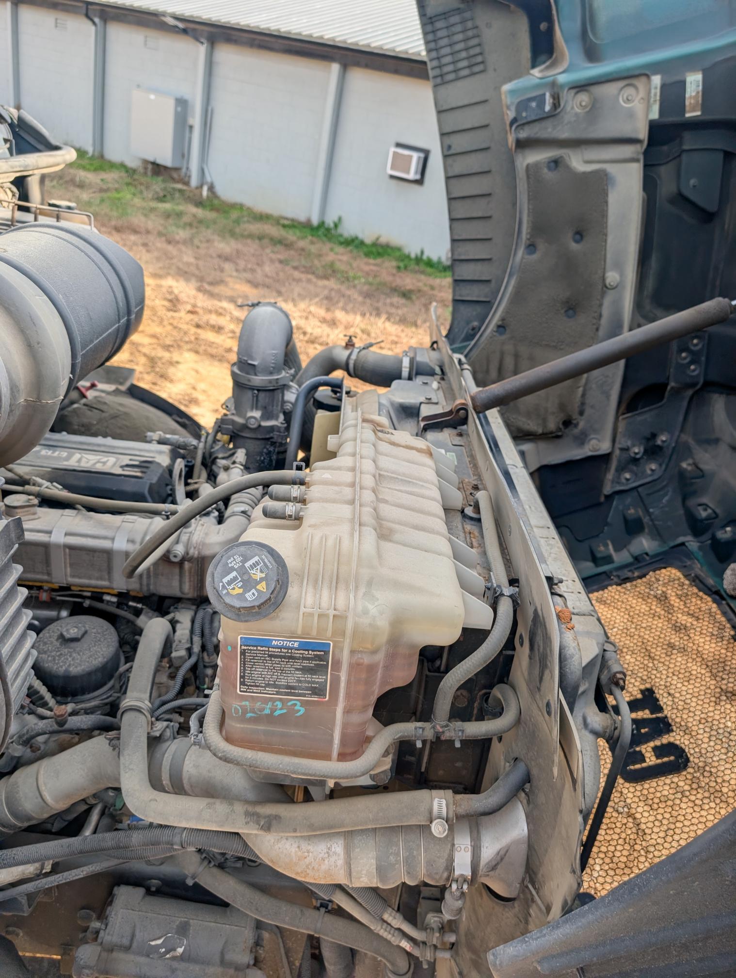 2016 CATERPILLAR CT660S - Image 26