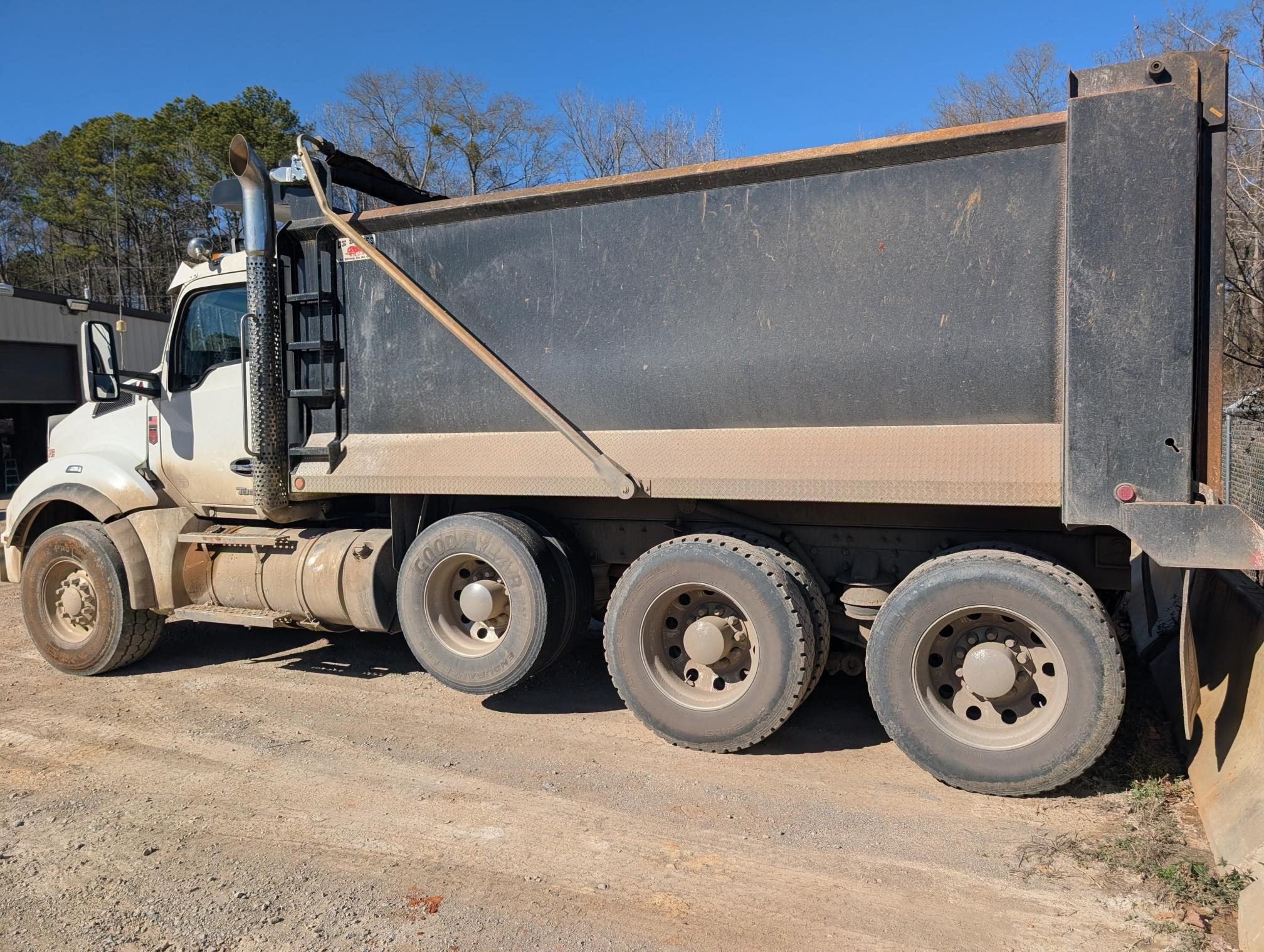 2023 KENWORTH T880 - Image 10