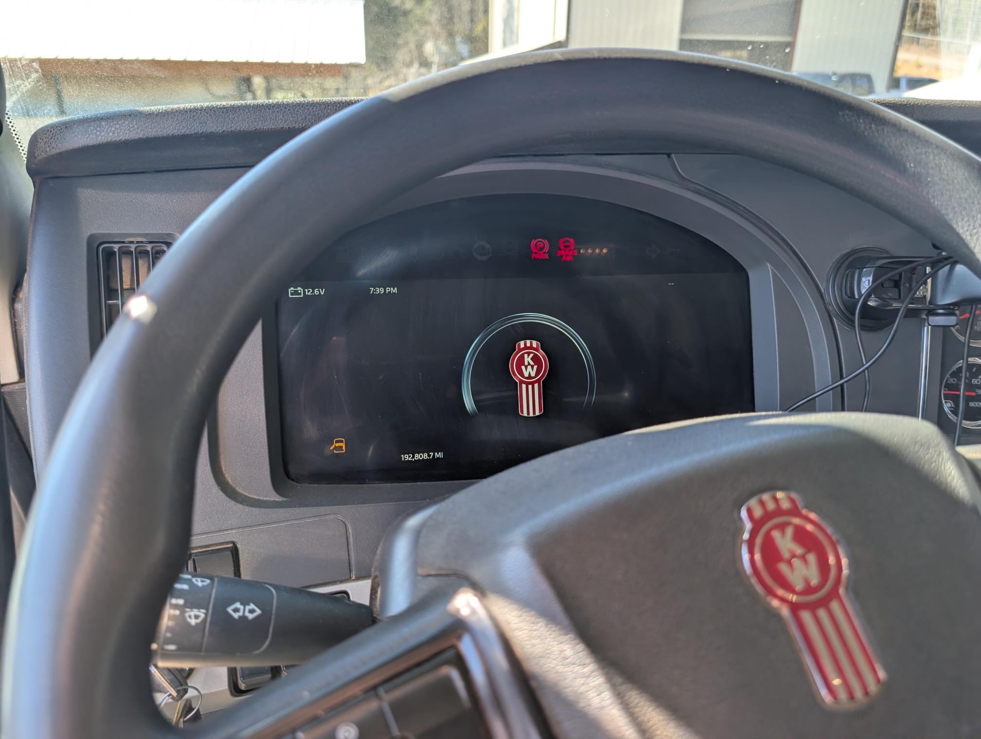 2023 KENWORTH T880 - Image 16