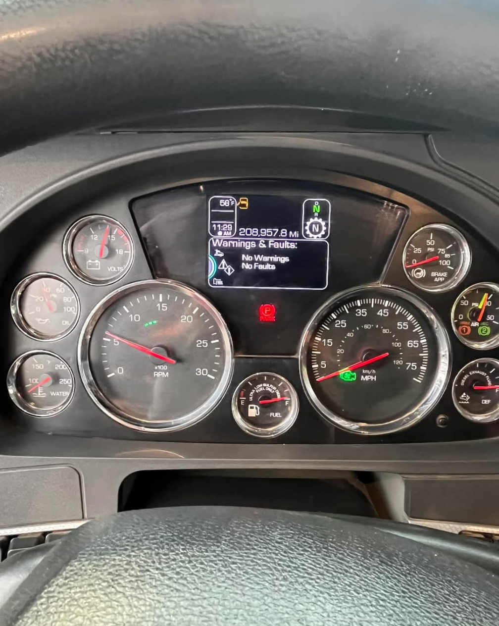 2023 KENWORTH T880 - Image 17