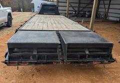 2023 EAGLE 30 foot Gooseneck - Image 5