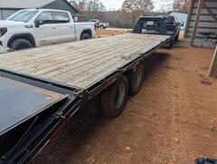 2023 EAGLE 30 foot Gooseneck - Image 1