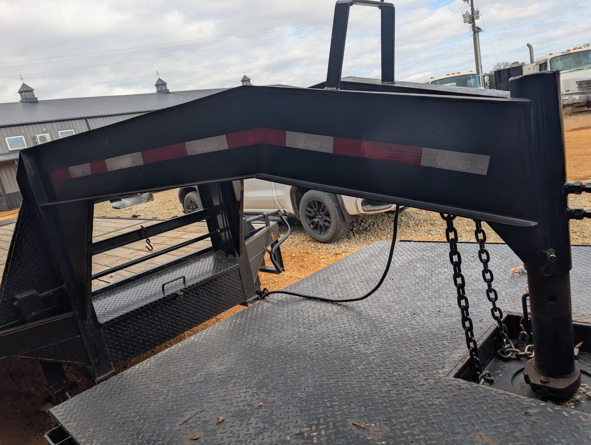 2023 EAGLE 30 foot Gooseneck - view 15 of 17