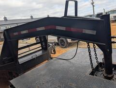 2023 EAGLE 30 foot Gooseneck - Image 15