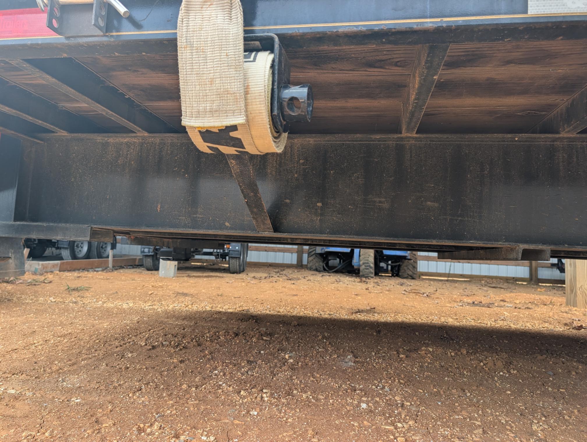 2023 EAGLE 30 foot Gooseneck - Image 17