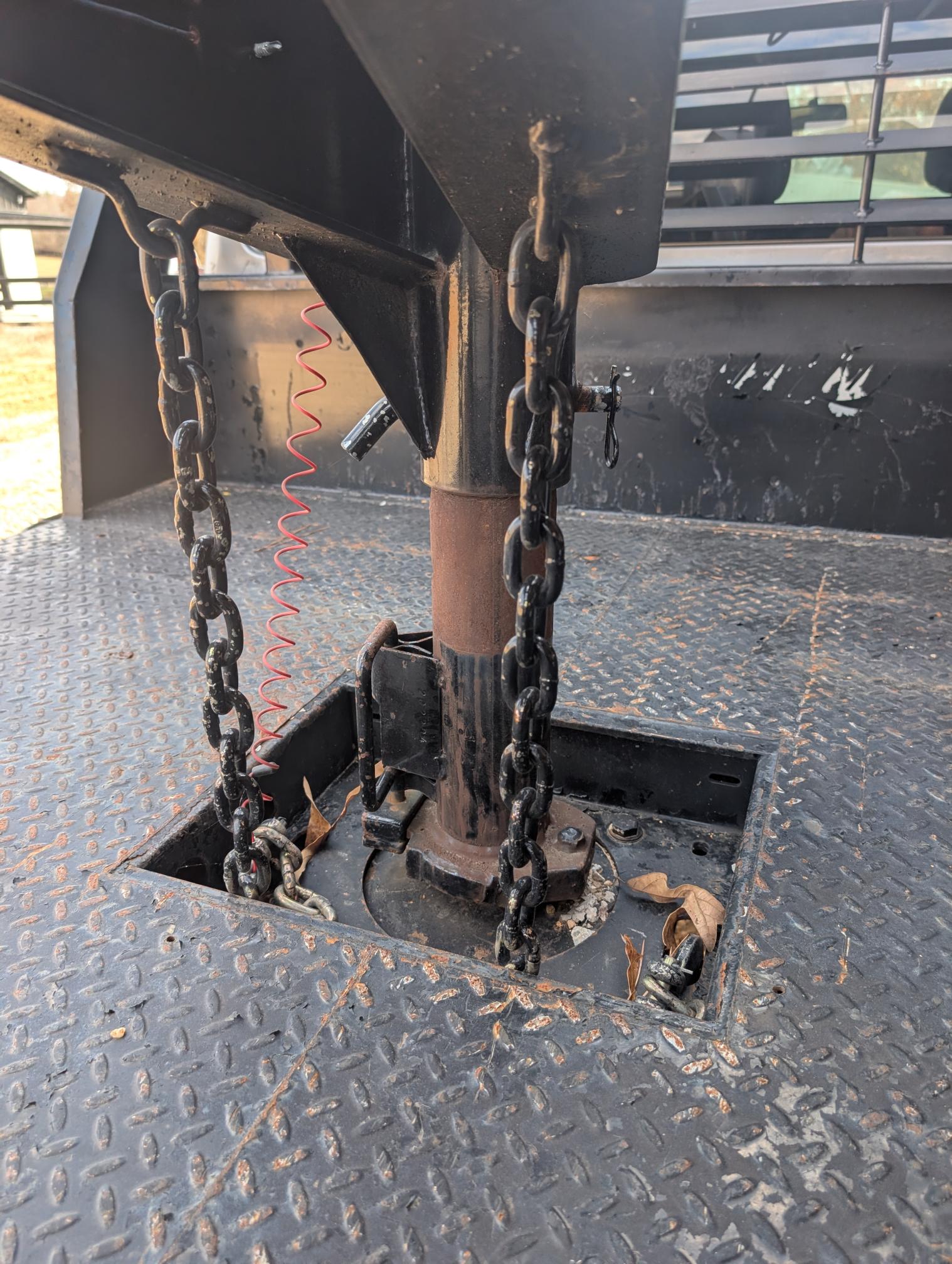 2023 EAGLE 30 foot Gooseneck - view 13 of 17