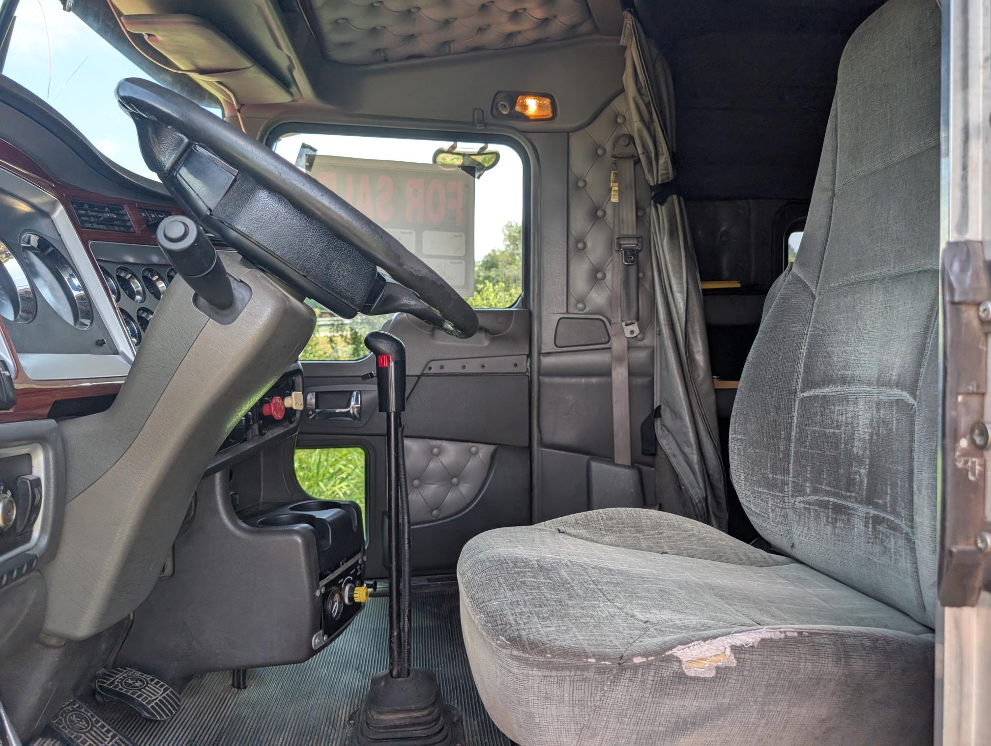 2008 KENWORTH T800 - view 17 of 28