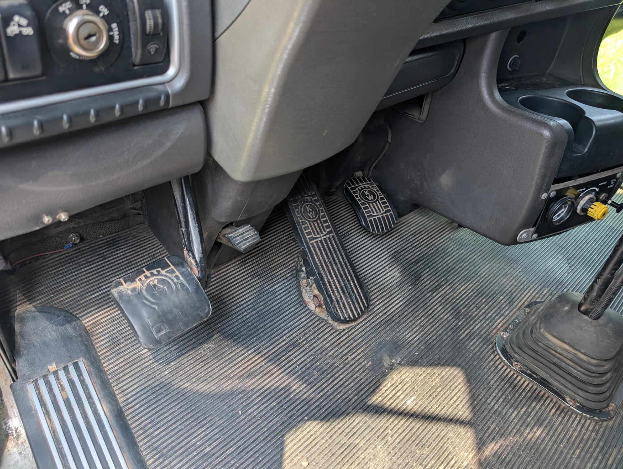 2008 KENWORTH T800 - view 16 of 28