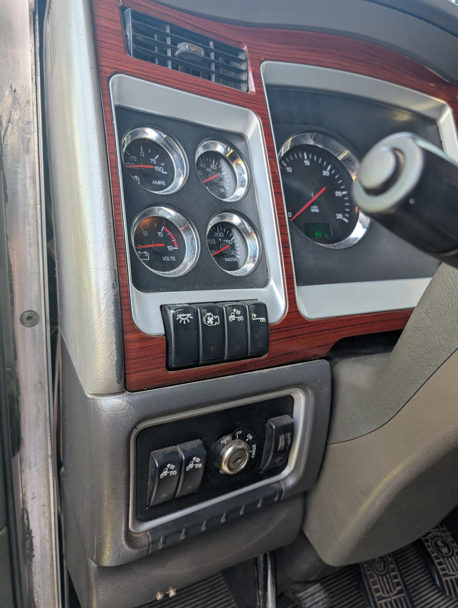 2008 KENWORTH T800 - Image 18