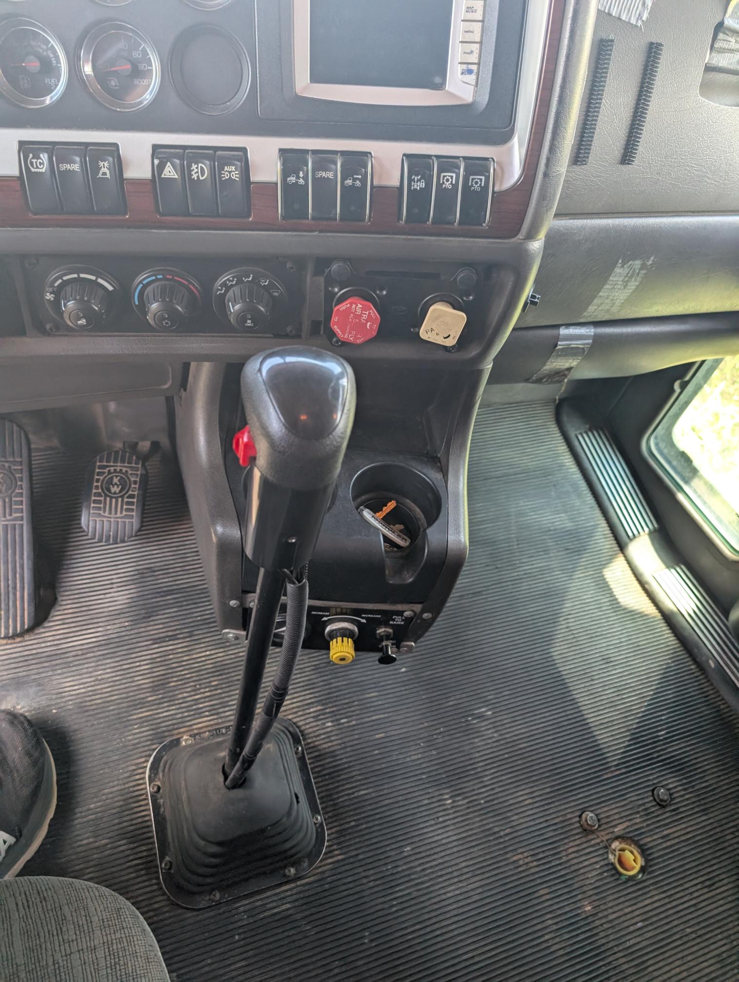 2008 KENWORTH T800 - Image 21