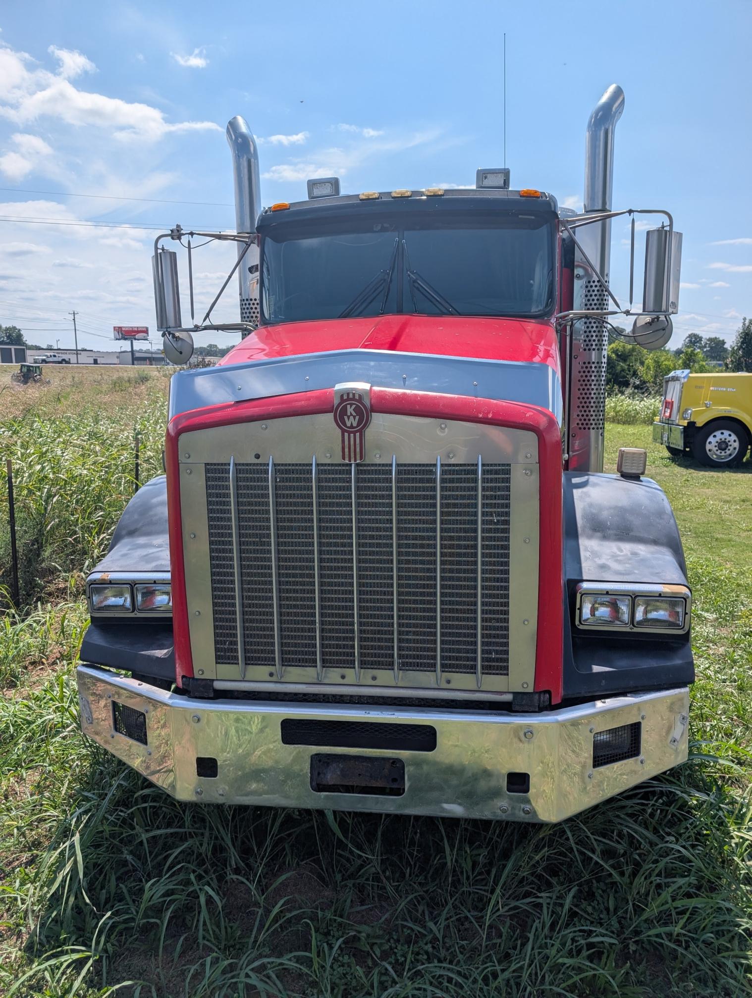 2008 KENWORTH T800 - view 2 of 28