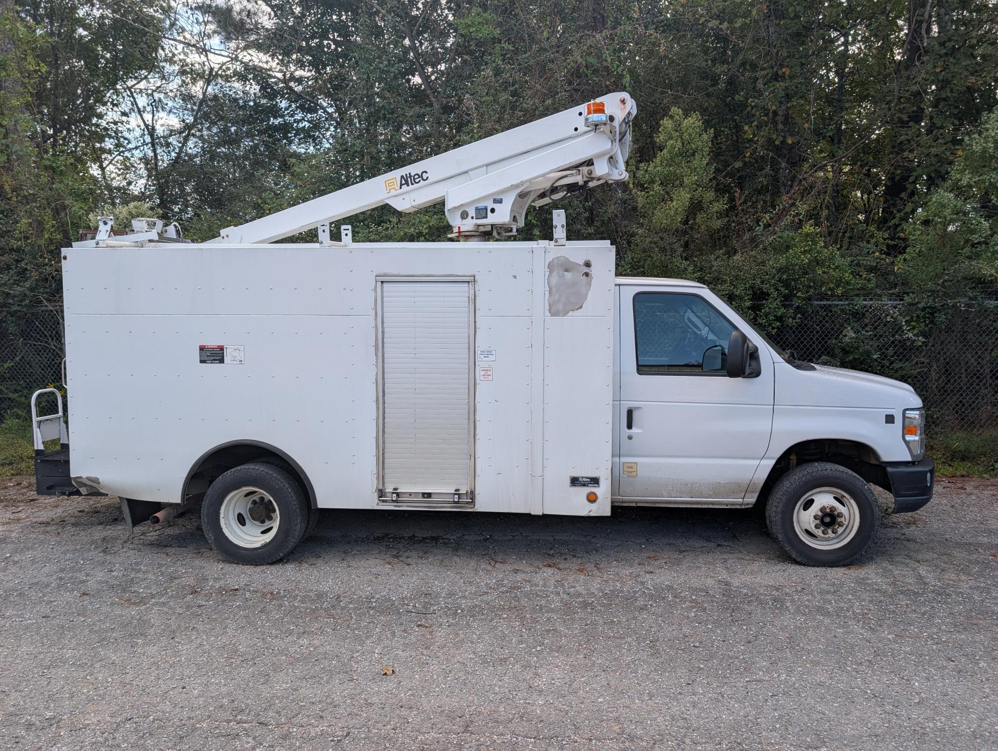 2018 FORD E450 - view 2 of 28