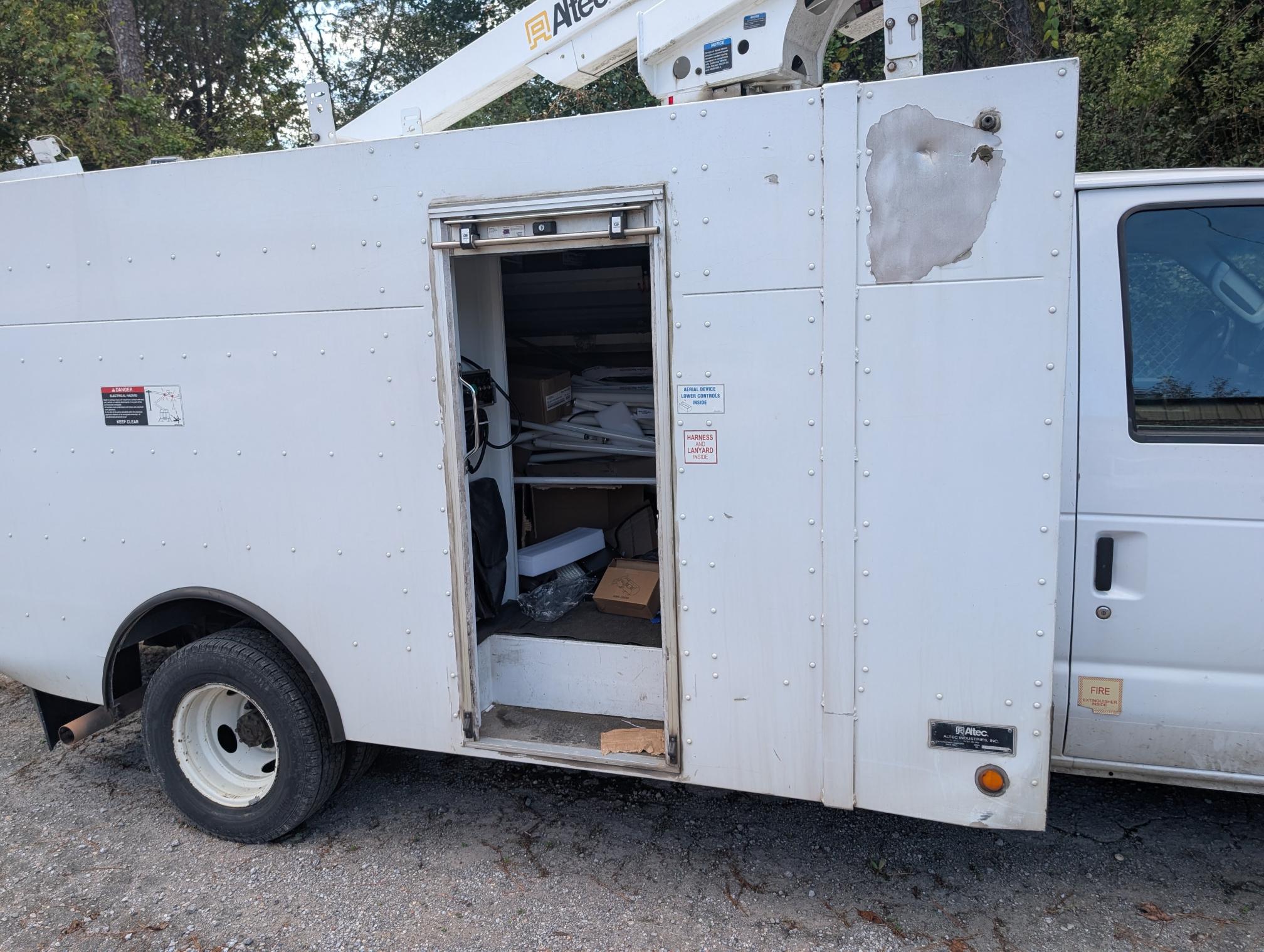 2018 FORD E450 - Image 7