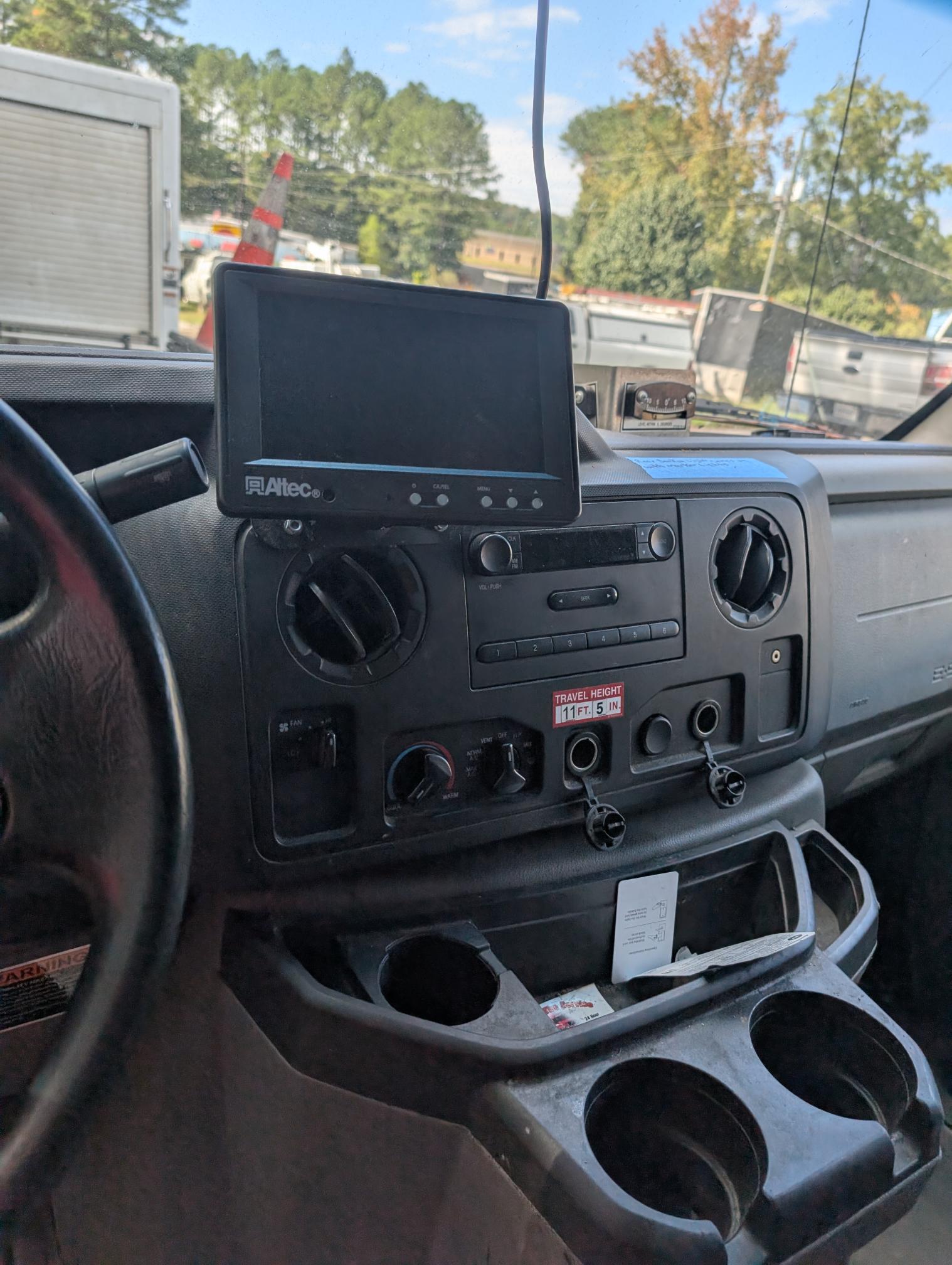 2018 FORD E450 - view 13 of 28