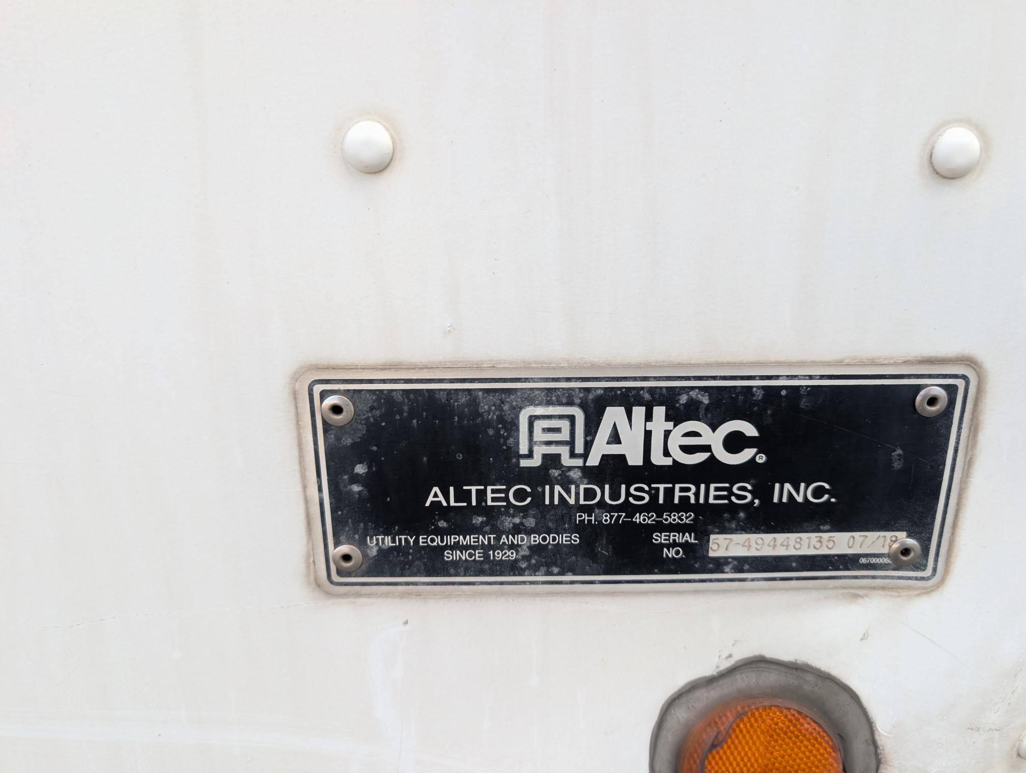 2018 FORD E450 - Image 23