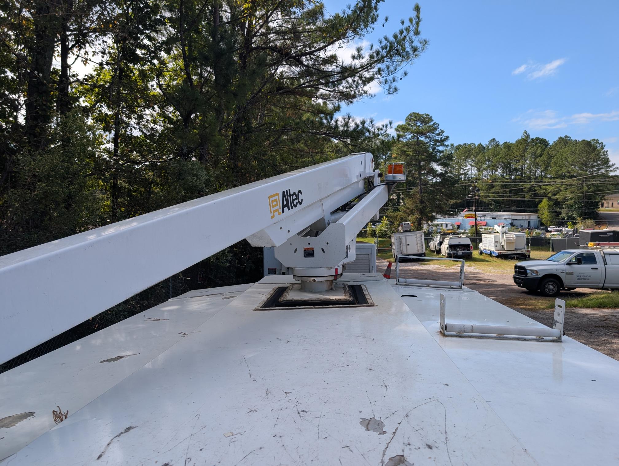 2018 FORD E450 - Image 24