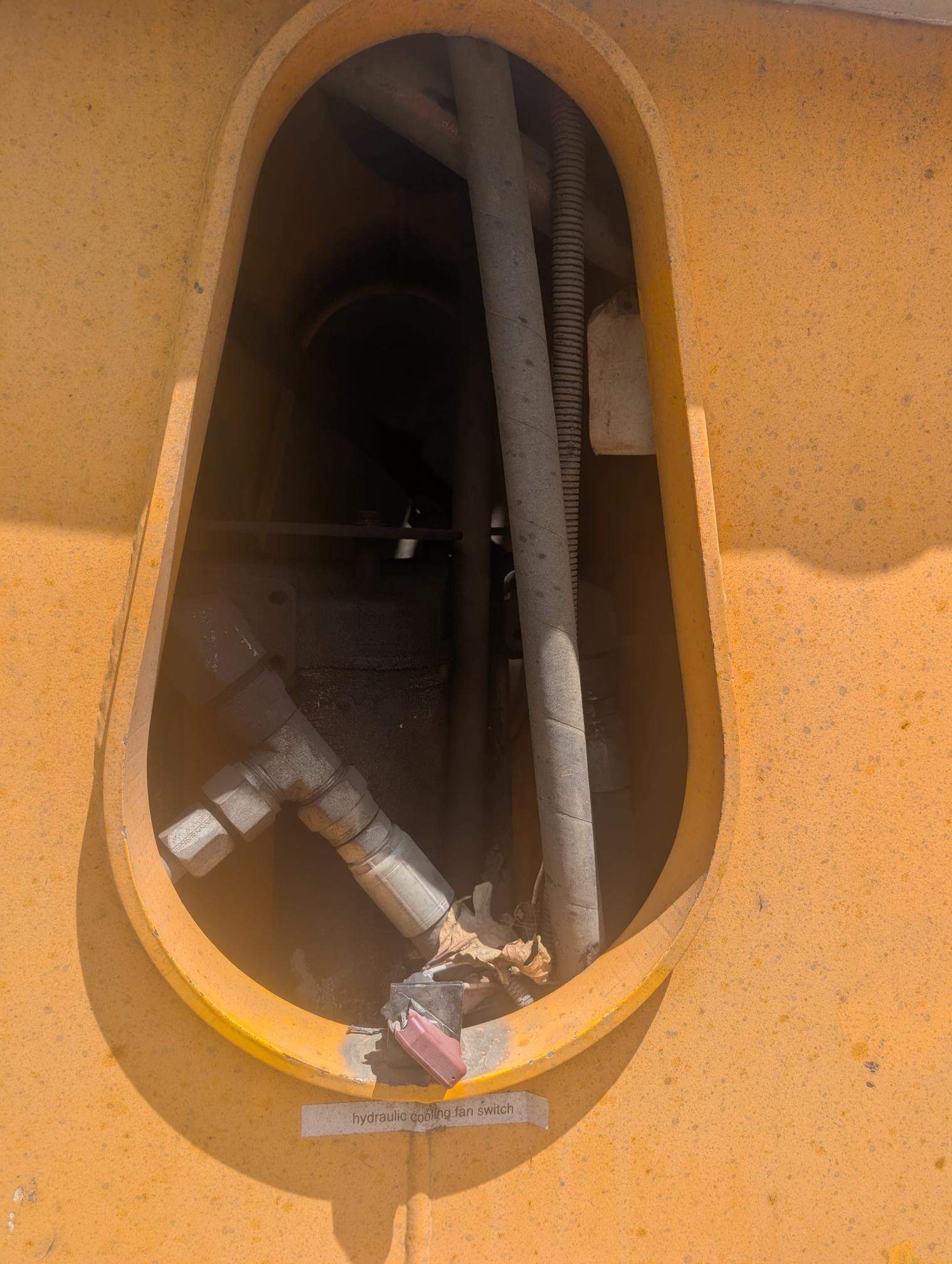 1995 PETERBILT 330 - Image 48