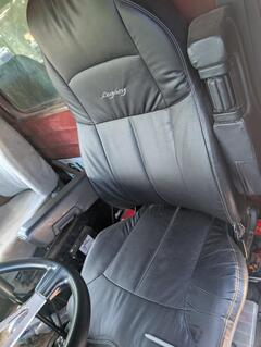 1995 PETERBILT 330 - Image 12