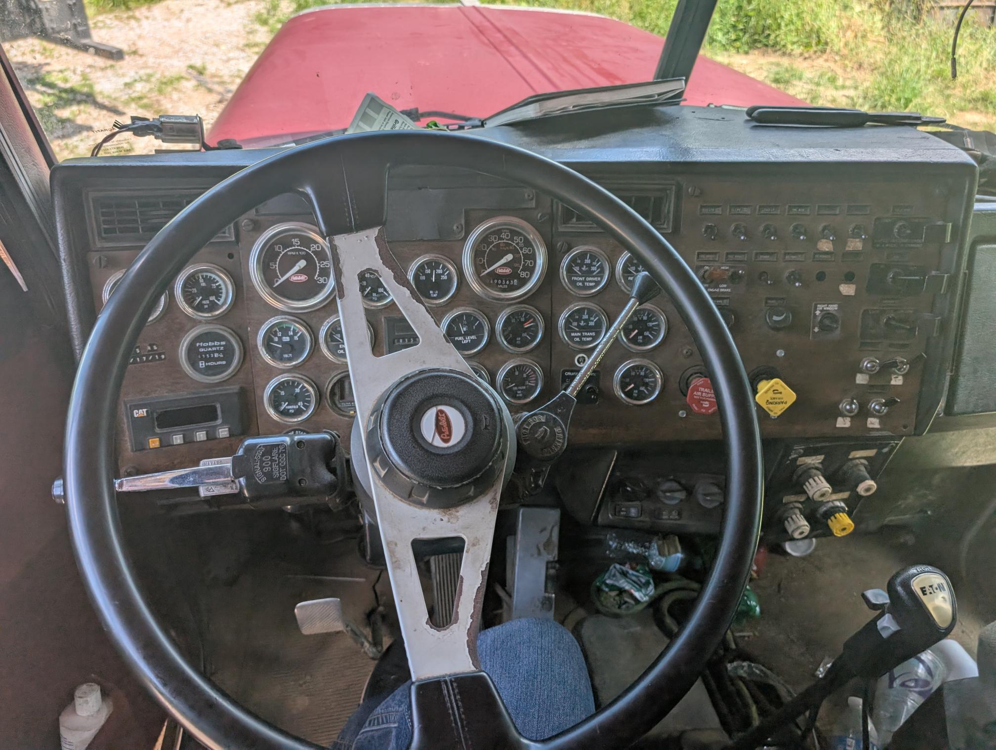 1995 PETERBILT 330 - Image 27