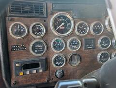 1995 PETERBILT 330 - Image 26