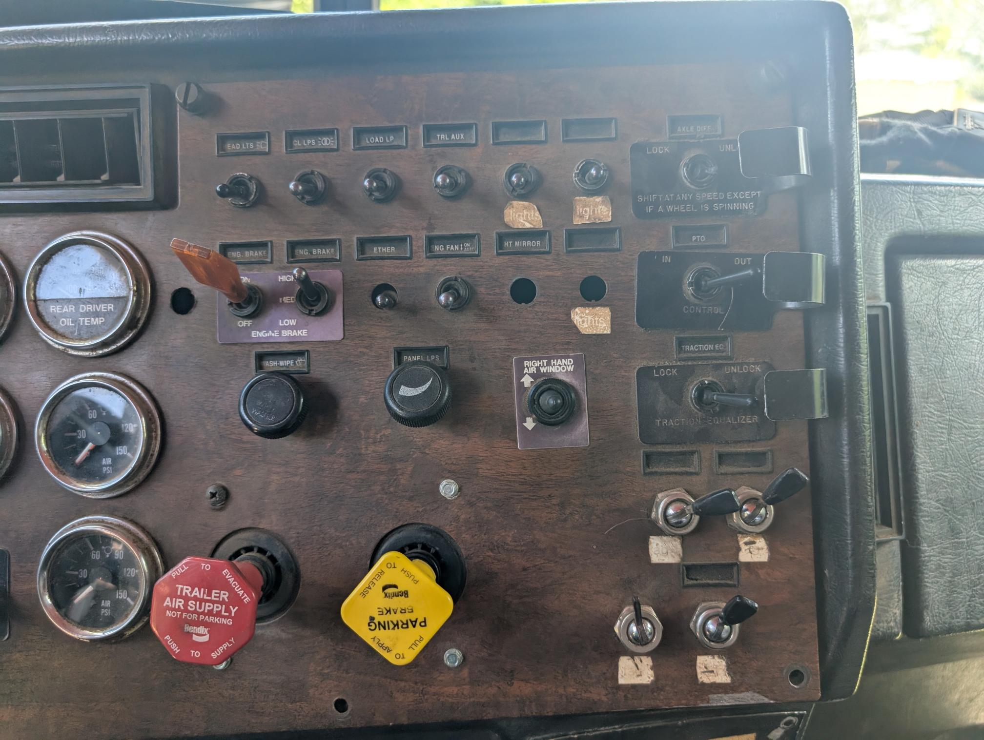 1995 PETERBILT 330 - view 19 of 48